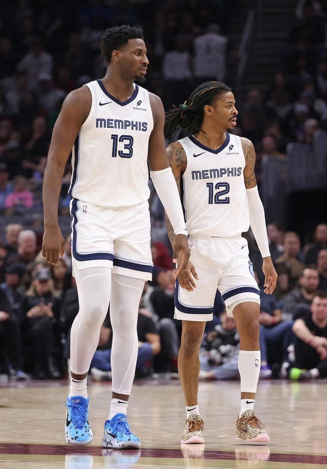 熊猫体育手机客户端-灰熊主场逆转骑士，莫兰特谈10助攻