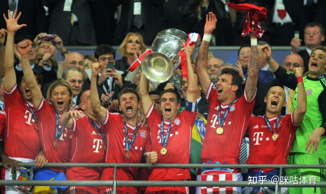 拜仁慕尼黑击败多特蒙德，继续德甲榜首