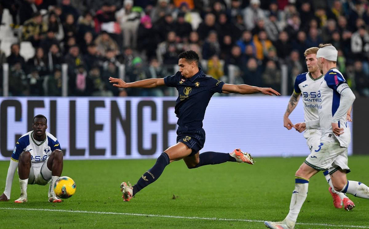 熊猫体育直播-尤文图斯主场大胜，豪取三分