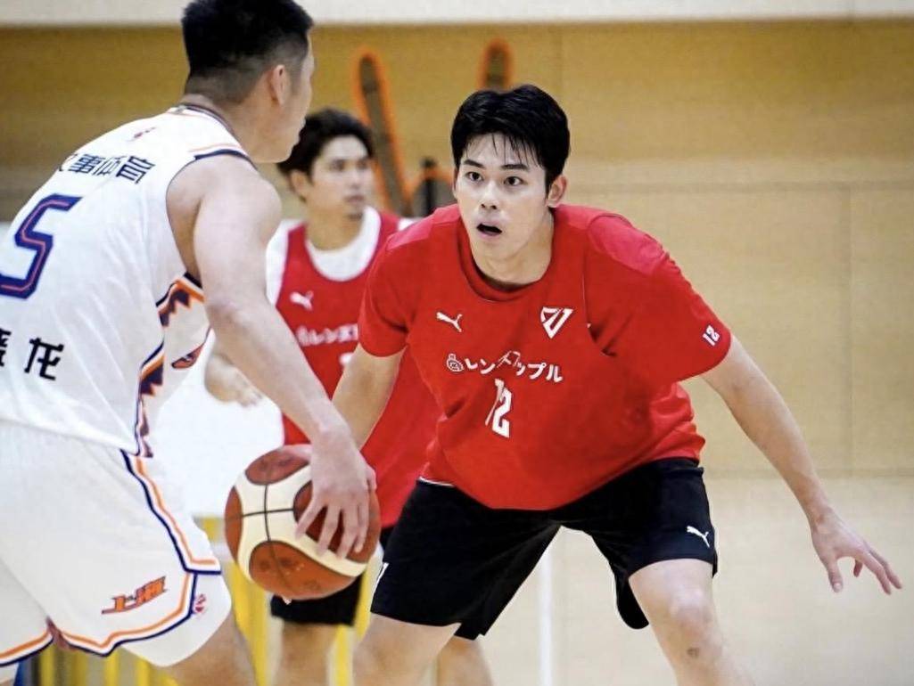 熊猫体育直播-上海男篮遭遇惨败，球队状态堪忧的简单介绍