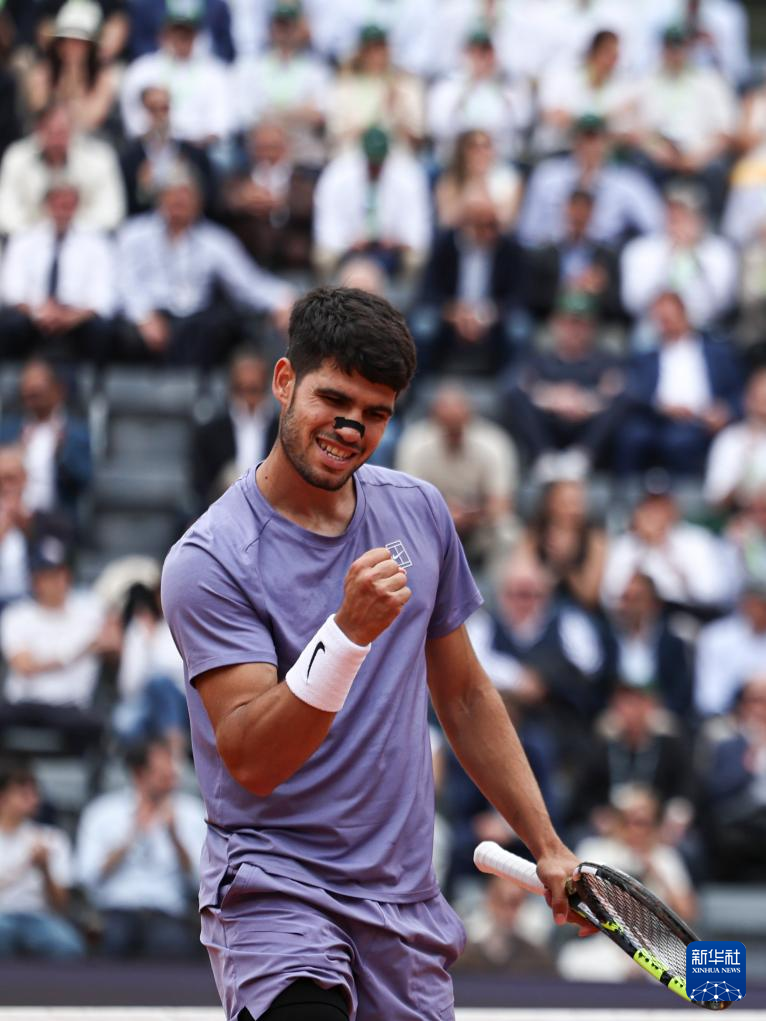 英国网球队碾压意大利网球队,阿尔卡拉斯送出助攻 英国网球队碾压意大利网球队,阿尔卡拉斯送出助攻