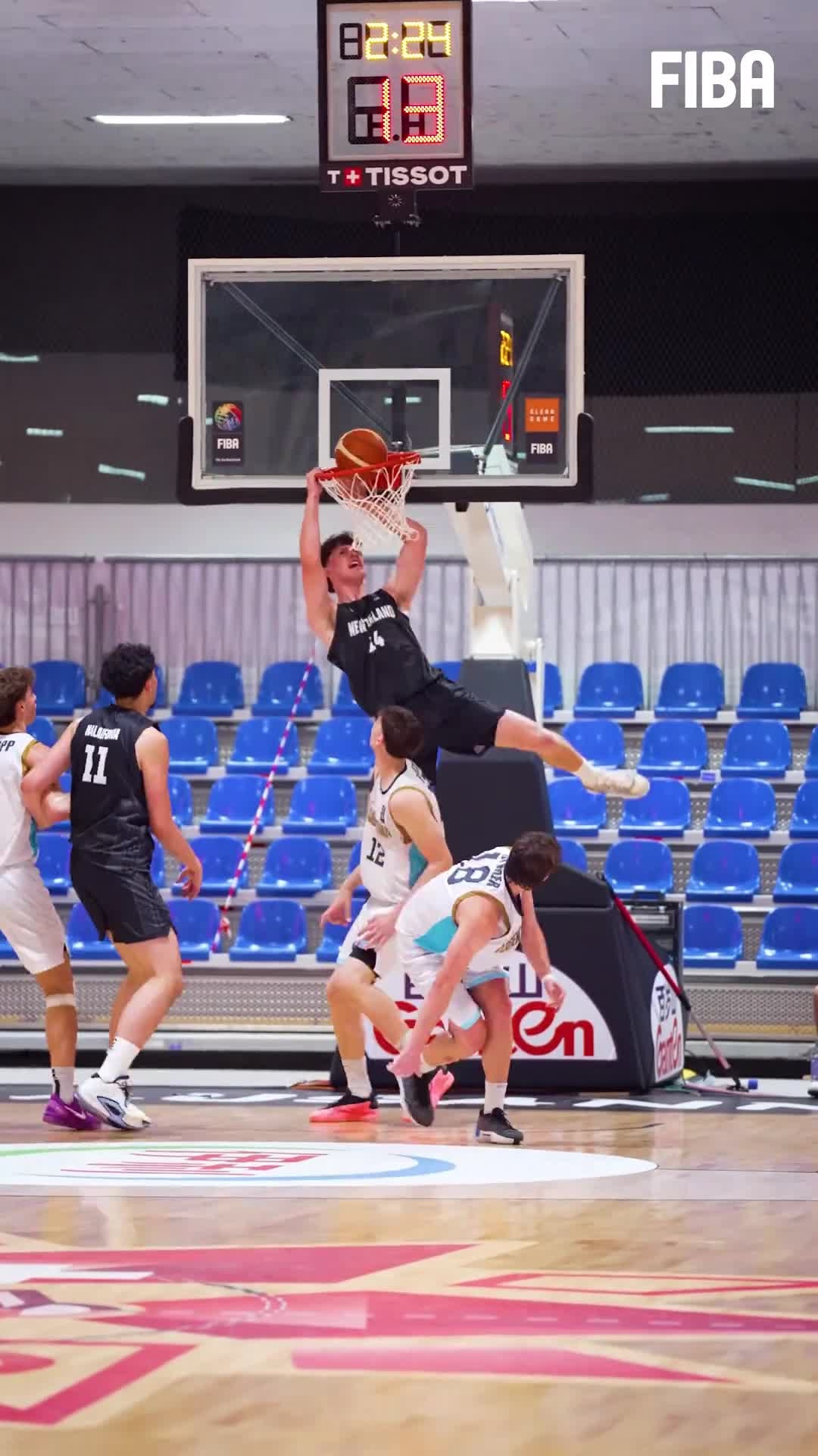 阿根廷男篮险胜篮网B队,萨博尼斯制霸全场 阿根廷男篮险胜篮网B队,萨博尼斯制霸全场