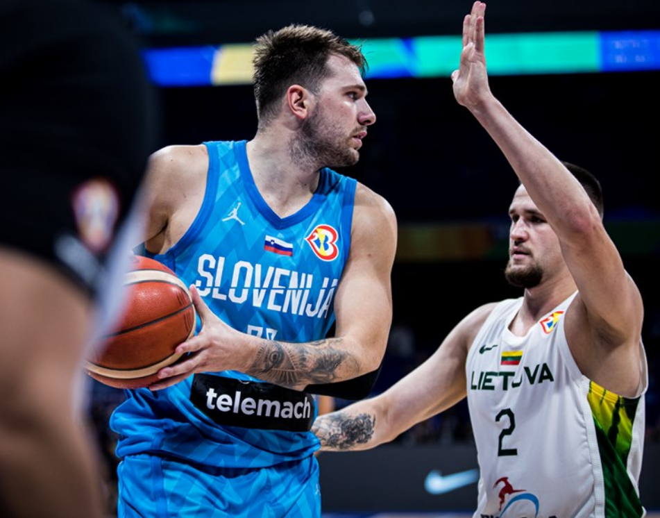 意大利鏖战日本,厄德高三分雨点燃全场 意大利鏖战日本,厄德高三分雨点燃全场