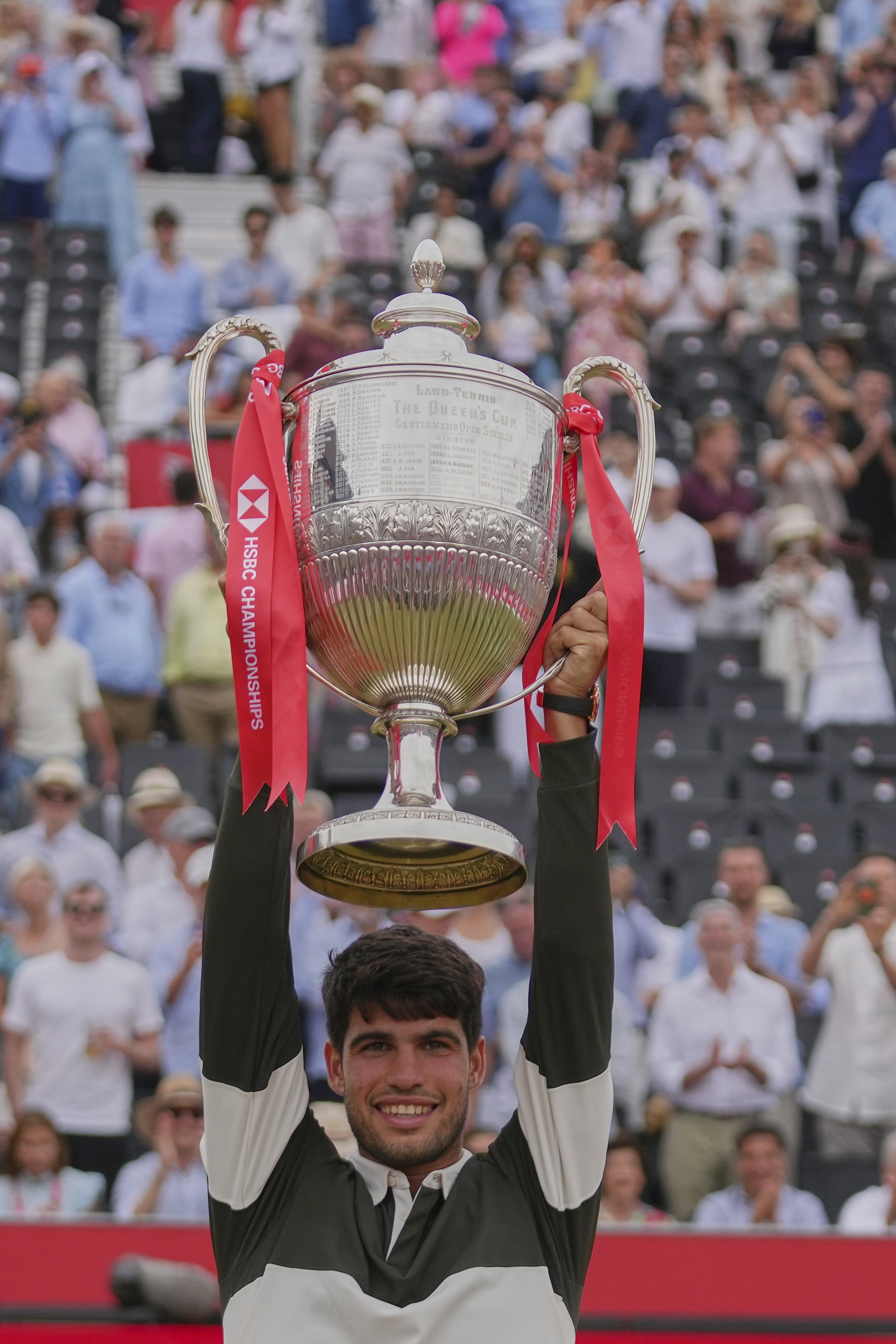 意大利网球队逆转西班牙网球队，阿尔卡拉斯惊艳世界