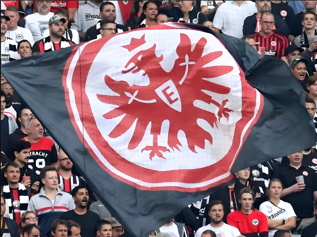 阿贾克斯球队士气高涨,备战欧洲联赛杯赛的简单介绍 阿贾克斯球队士气高涨,备战欧洲联赛杯赛的简单介绍